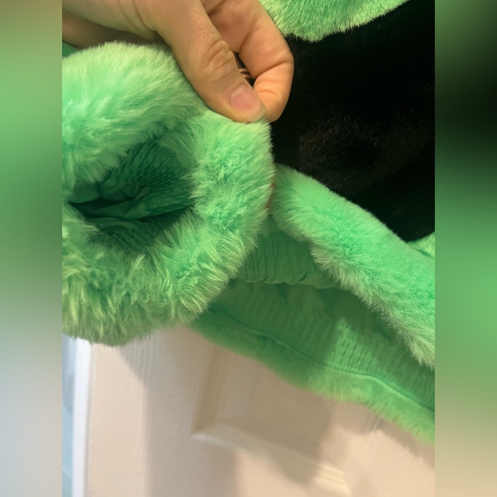 Nike Faux Fur Green Fuzzy Jacket with Black Swoosh - Picture 3 of 6